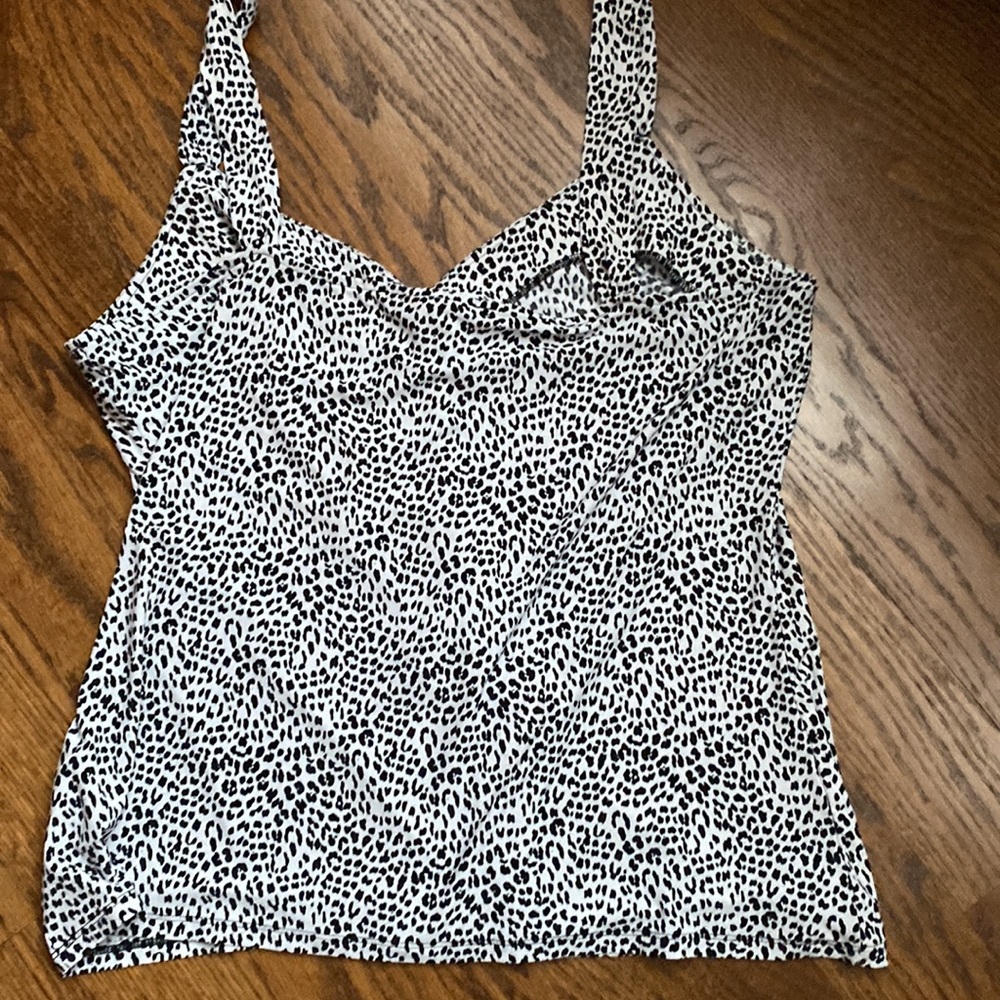 Tee - Picture 4 of 4